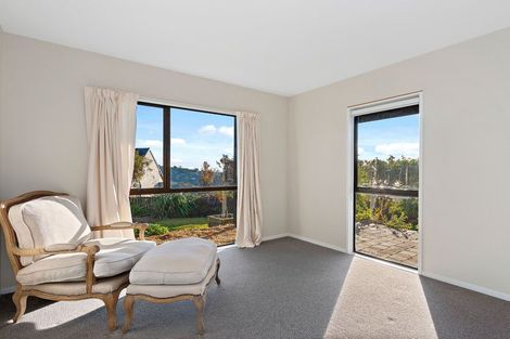 Photo of property in 20 Inverness Lane, Redcliffs, Christchurch, 8081