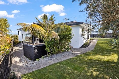 Photo of property in 39 Stanmore Bay Road, Stanmore Bay, Whangaparaoa, 0932