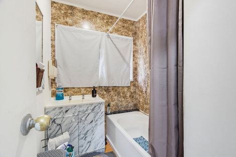 Photo of property in 2/31 Solveig Place, Randwick Park, Auckland, 2105