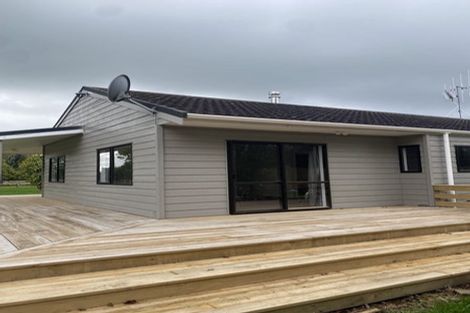 Photo of property in 378 Tararua Road, Levin, 5571
