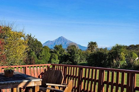 Photo of property in 9 Montjoy Street, Stratford, 4332