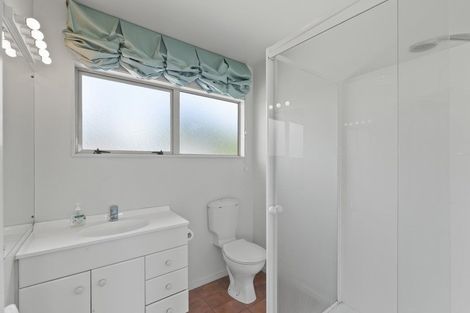 Photo of property in 17 Bevyn Street, Castor Bay, Auckland, 0620