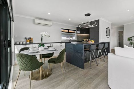 Photo of property in 2a Redwood Drive, Massey, Auckland, 0614