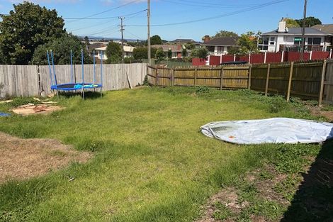 Photo of property in 2 Richard Road, Mangere, Auckland, 2022