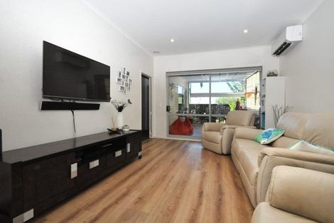 Photo of property in 16 Kanuka Road, Hobsonville, Auckland, 0616