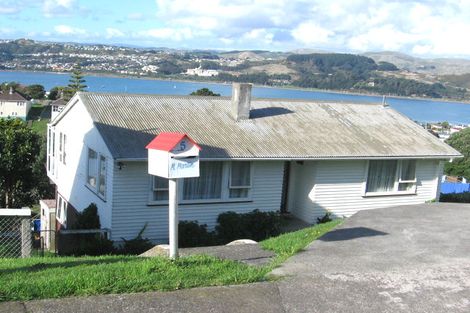 Photo of property in 5 Roiri Way, Titahi Bay, Porirua, 5022