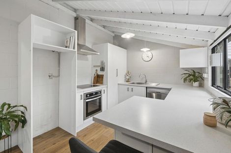 Photo of property in 5a Tapestry Grove, Silverstream, Upper Hutt, 5019