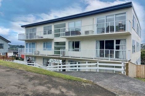 Photo of property in 32u8 Akaroa Drive, Maupuia, Wellington, 6022