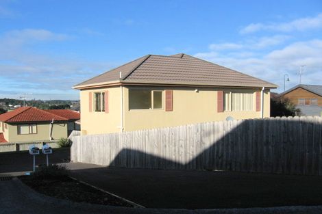 Photo of property in 37 Chieftain Rise, Goodwood Heights, Auckland, 2105