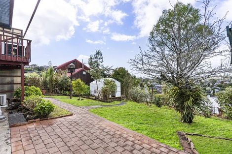 Photo of property in 2/29 Barker Rise, Northcross, Auckland, 0632