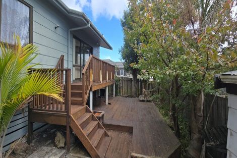 Photo of property in 2/64 Glennandrew Drive, Half Moon Bay, Auckland, 2012