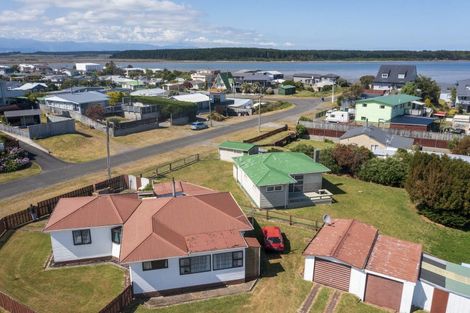 Photo of property in 12 Roore Street, Foxton Beach, Foxton, 4815
