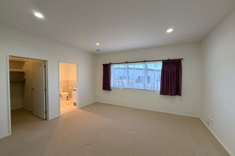 Photo of property in 17 Riverstone Drive, Riverstone Terraces, Upper Hutt, 5018