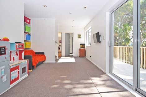 Photo of property in 585 South Titirangi Road, Titirangi, Auckland, 0604