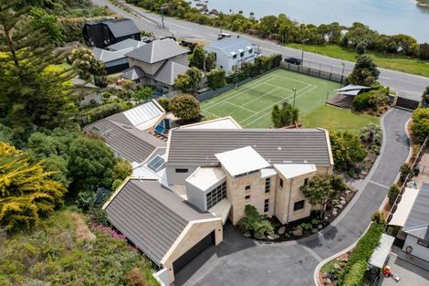 Photo of property in 92 Mccormacks Bay Road, Mount Pleasant, Christchurch, 8081