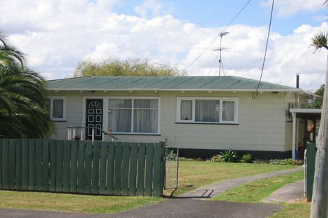 Photo of property in 2/17 Queen Mary Avenue, New Lynn, Auckland, 0600
