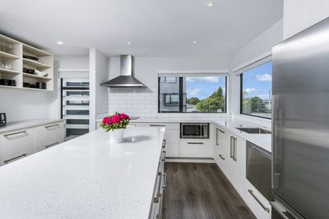 Photo of property in 1 Carder Court, Hobsonville, Auckland, 0618
