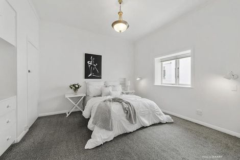 Photo of property in 284 Karori Road, Karori, Wellington, 6012