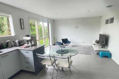 Photo of property in 17 Meteor Place, Schnapper Rock, Auckland, 0632