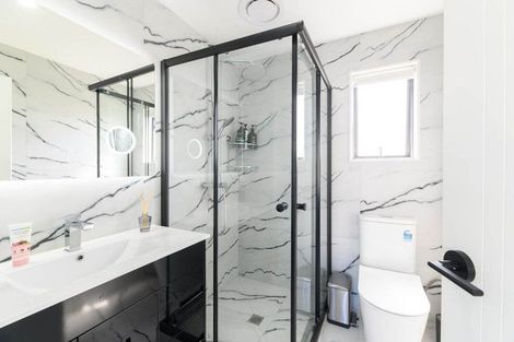 Photo of property in 6a Cutler Street, New Lynn, Auckland, 0600