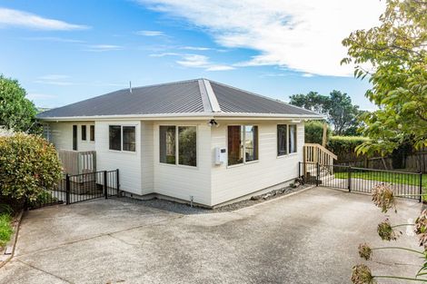 Photo of property in 117a Gloaming Hill, Titahi Bay, Porirua, 5022