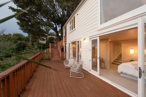 Photo of property in 5 Denholm Road, Hospital Hill, Napier, 4110