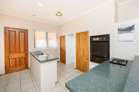 Photo of property in 17 Douglas Street, West End, Palmerston North, 4412