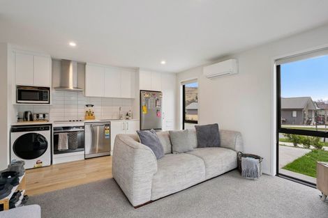 Photo of property in 45 Cheviot Street, Jacks Point, 9371