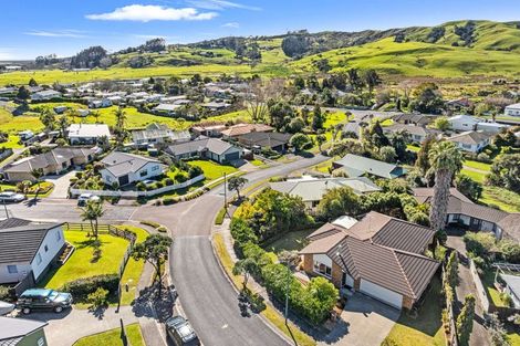 Photo of property in 15 Cabeleigh Drive, Helensville, 0800