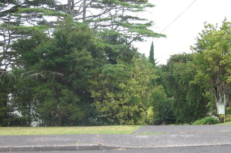 Photo of property in 11 Valley View Road, Glenfield, Auckland, 0629