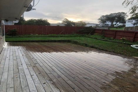 Photo of property in 35 Glenbervie Crescent, Massey, Auckland, 0614