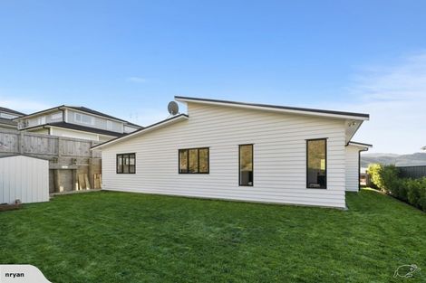 Photo of property in 110 Amesbury Drive, Churton Park, Wellington, 6037
