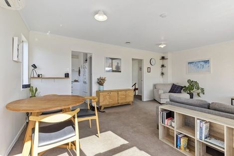 Photo of property in 10f2 Downing Street, Crofton Downs, Wellington, 6035