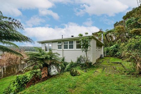 Photo of property in 27 Pencarrow Crescent, Wainuiomata, Lower Hutt, 5014