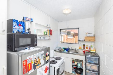 Photo of property in 226 Old Farm Road, Hamilton East, Hamilton, 3216