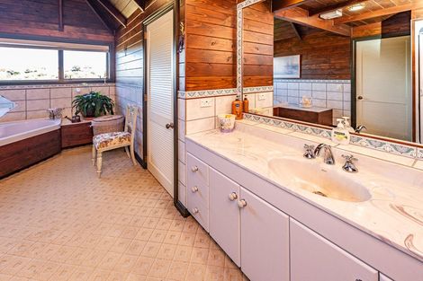 Photo of property in 22 Shakespeare Road, Bastia Hill, Whanganui, 4500