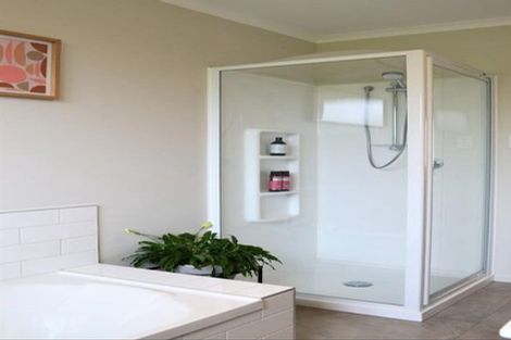 Photo of property in 4 Watene Way, Welcome Bay, Tauranga, 3112