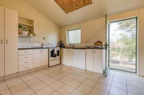 Photo of property in 53 Cabeleigh Drive, Helensville, 0800