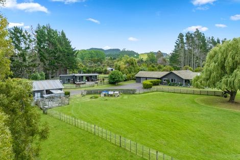 Photo of property in 842 South Head Road, South Head, Helensville, 0874