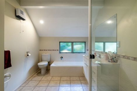 Photo of property in 1/23 Lake Road, Northcote, Auckland, 0627