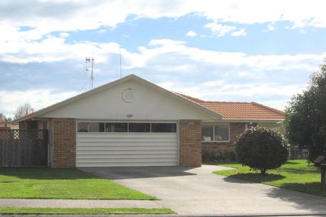 Photo of property in 6 Lucerne Place, Welcome Bay, Tauranga, 3112