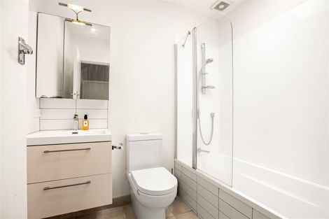 Photo of property in 16 Taikata Road, Te Atatu Peninsula, Auckland, 0610