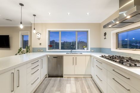 Photo of property in 17 Dusky Crescent, Aotea, Porirua, 5024