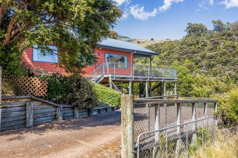 Photo of property in 209 Middle Road, Pigeon Bay, 7583