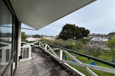 Photo of property in 1/286 Wairau Road, Glenfield, Auckland, 0629