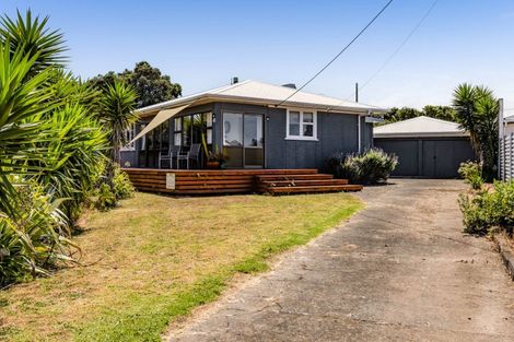 Photo of property in 49 Fox Street, Opunake, 4616