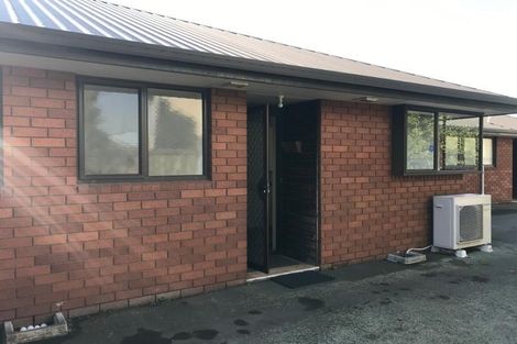 Photo of property in 3/35 Division Street, Riccarton, Christchurch, 8041