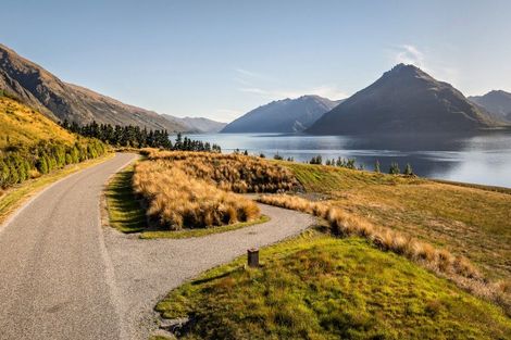 Photo of property in 6 Nathanael Place, Drift Bay, Queenstown, 9371