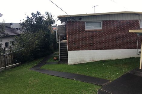 Photo of property in 17 Scarboro Terrace, Murrays Bay, Auckland, 0630