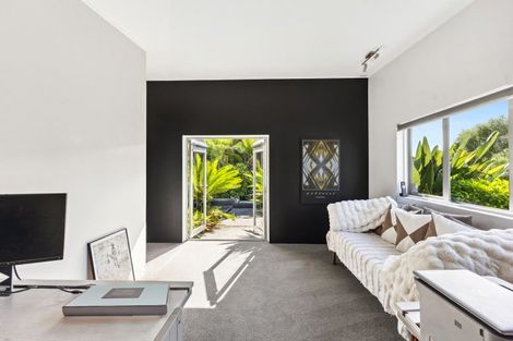 Photo of property in 30 Wiroa Road, Kerikeri, 0293